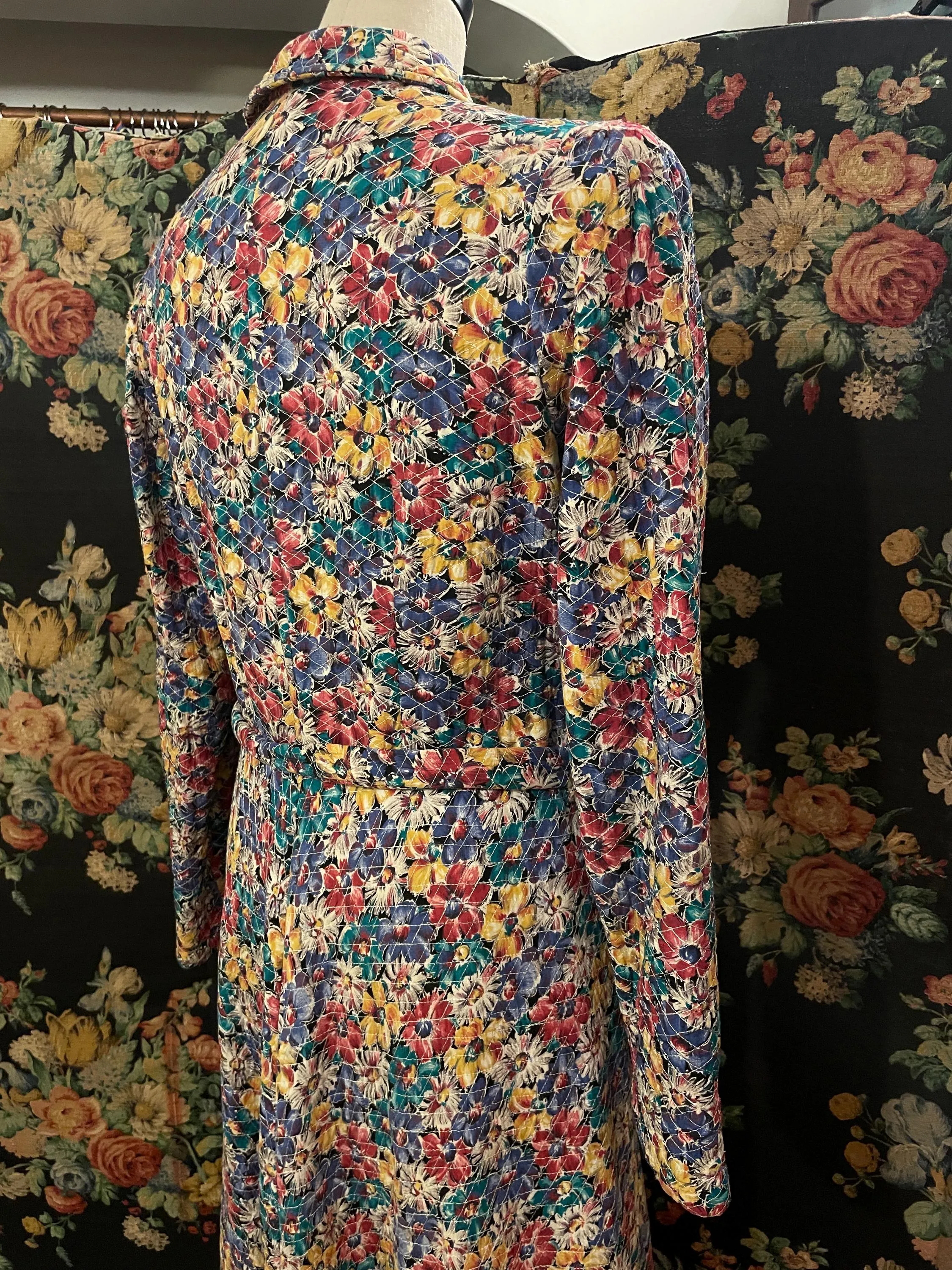 1930s/40s quilted floral vintage robe jacket handmade dressing gown bed jacket