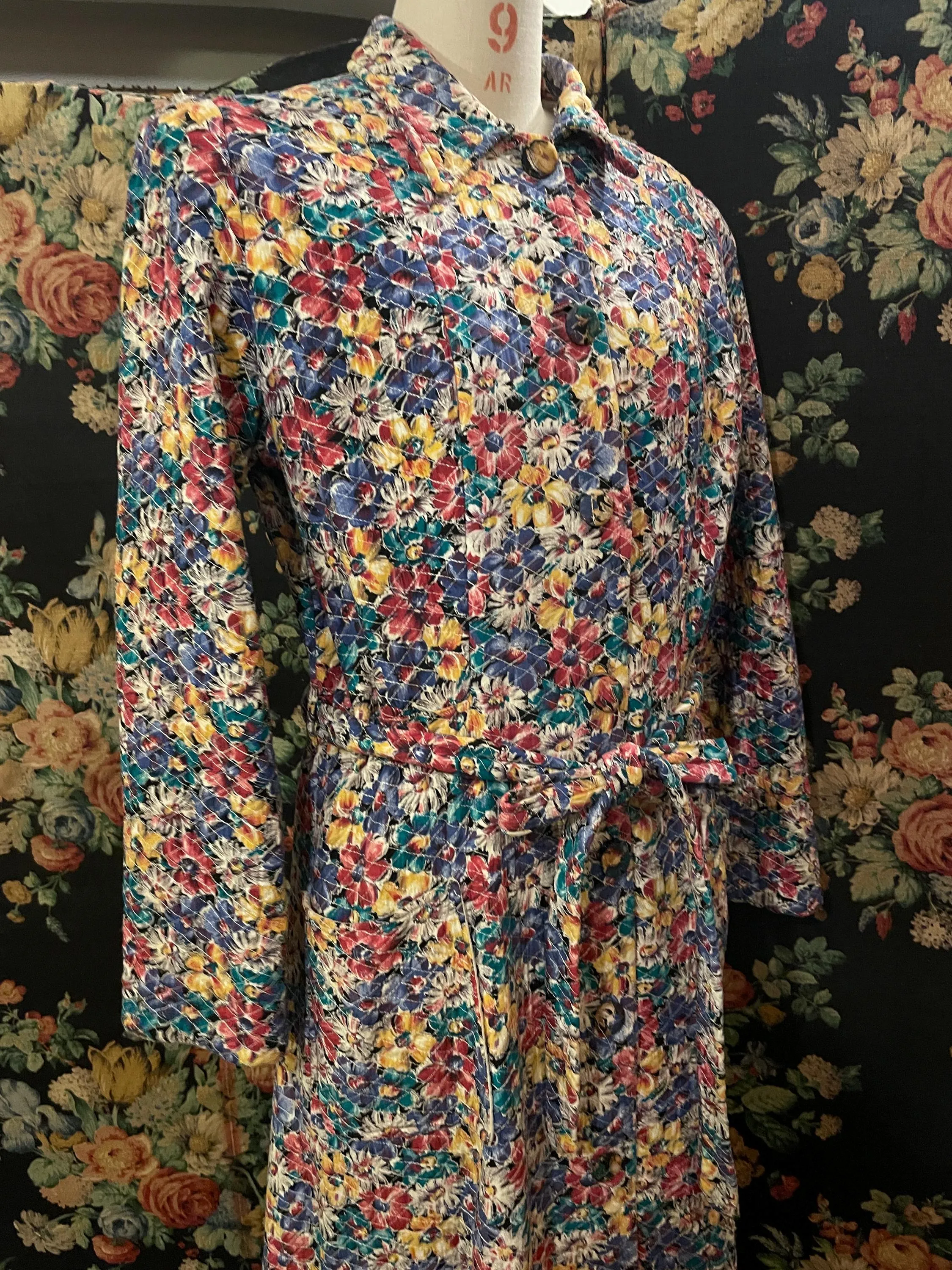 1930s/40s quilted floral vintage robe jacket handmade dressing gown bed jacket