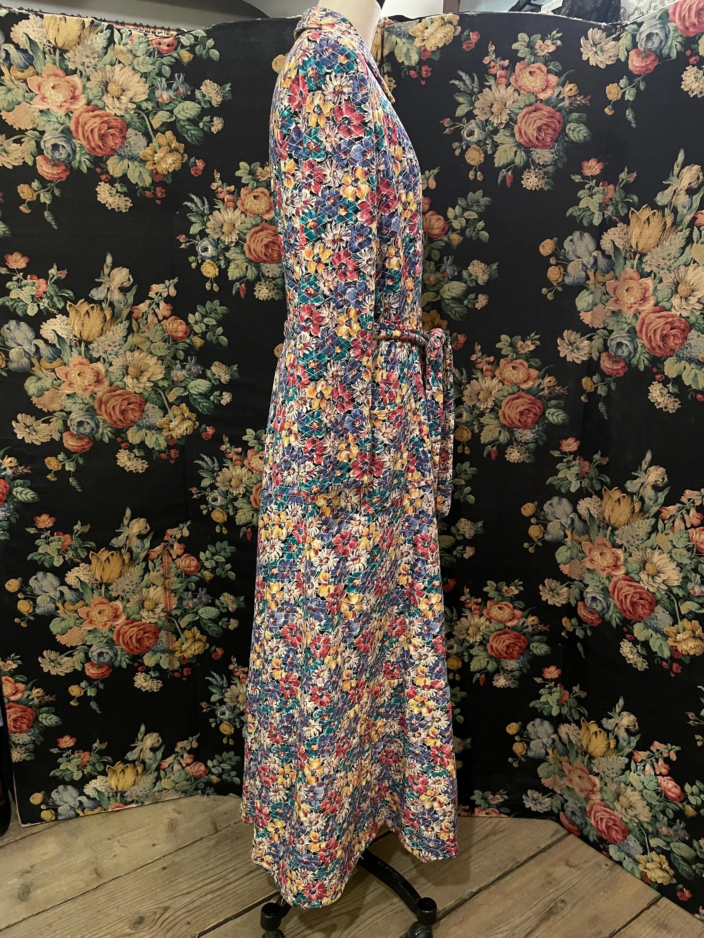 1930s/40s quilted floral vintage robe jacket handmade dressing gown bed jacket